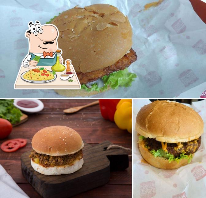 Food at Indiana Burgers