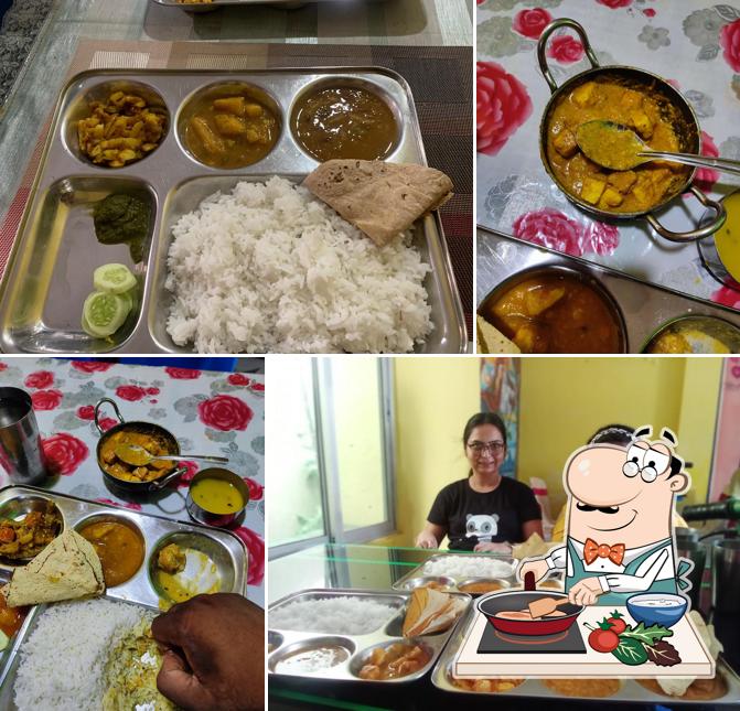 Chicken curry at JHAji Pure Veg Dhaba