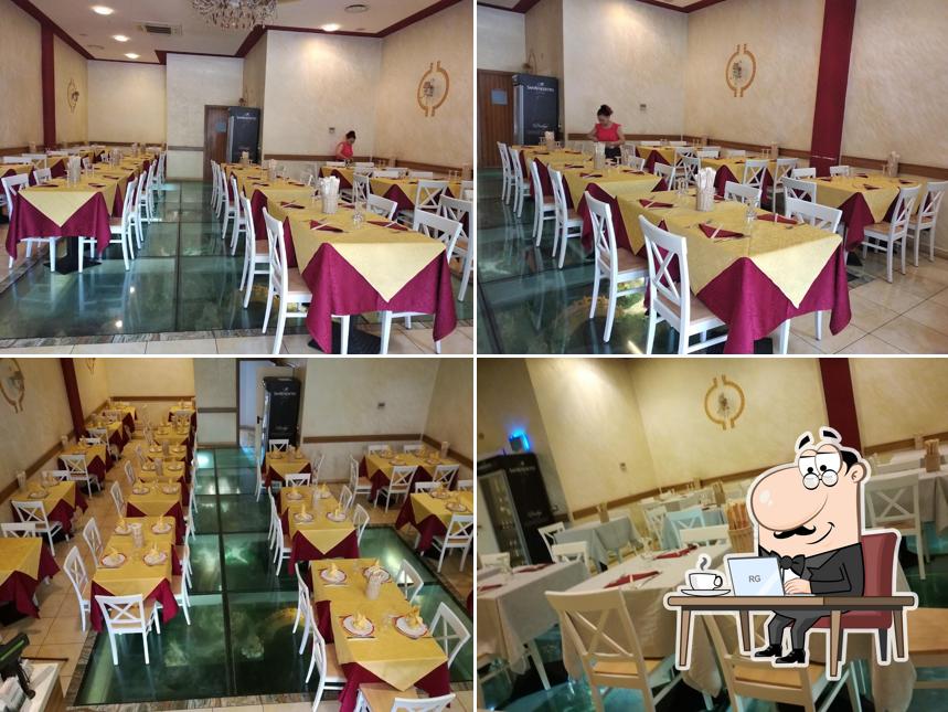 Siediti a un tavolo di Ristorante Cinese Acquario...sushi...servizio da asporto