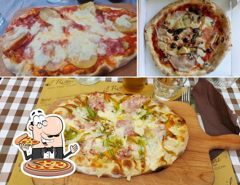A Ristorante Il Rione, puoi provare una bella pizza