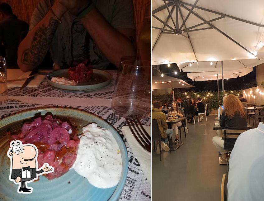 Gli interni di La biblioteca della pizza