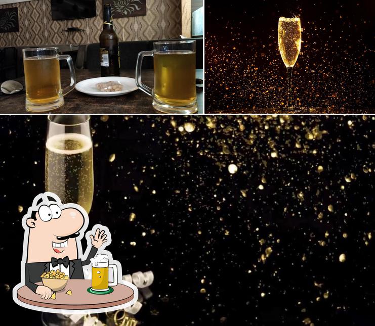 Order a glass of light or dark beer