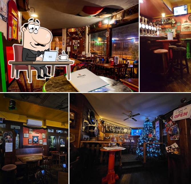 Siediti a un tavolo di Queen's