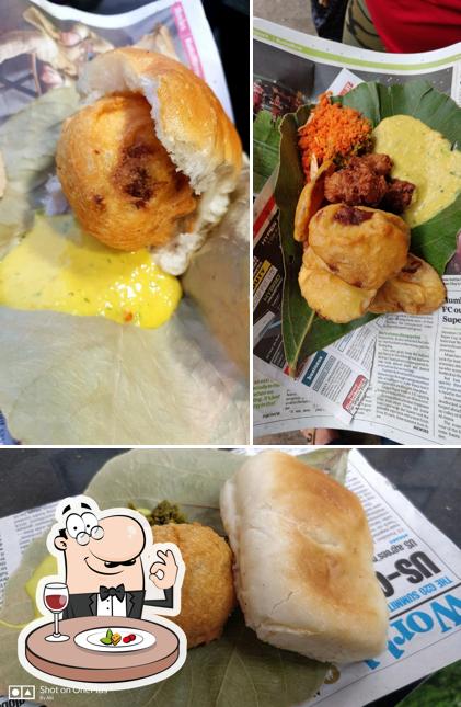 Food at Rajmata Vadapav Center