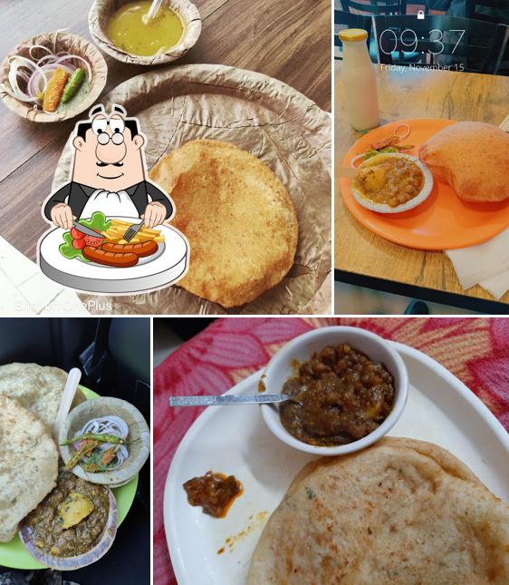 Food at Pandit G Kachori Wale