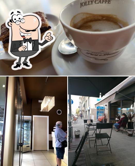 La foto della interni e cibo di Pasticceria Pieri e Pezzini