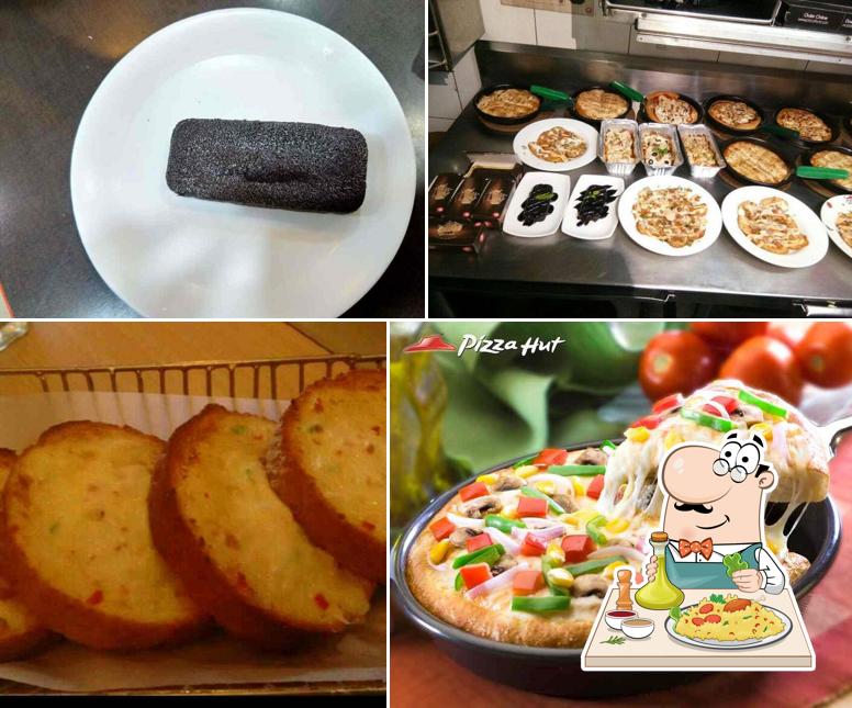 Food at Pizza Hut Church Road, Agra