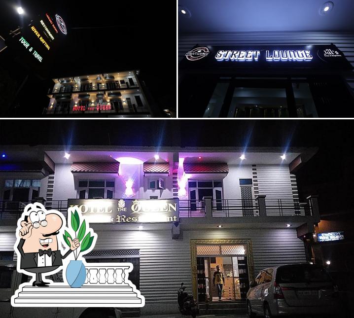 The exterior of Hotel The Queen by Jal's
