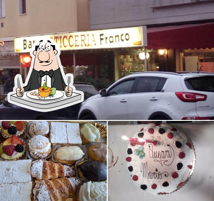 Bar pasticceria "Franco" si caratterizza per la cibo e esterno