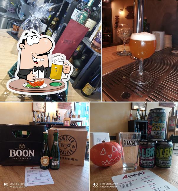 Puoi prenderti un rinfrescante bicchiere di birra chiara o scura