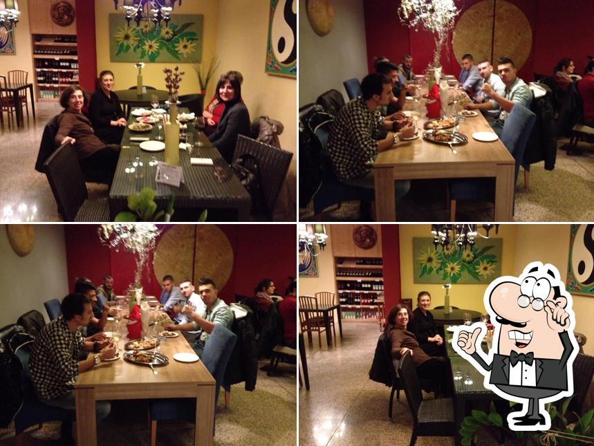 Siediti a un tavolo di Le Cupole