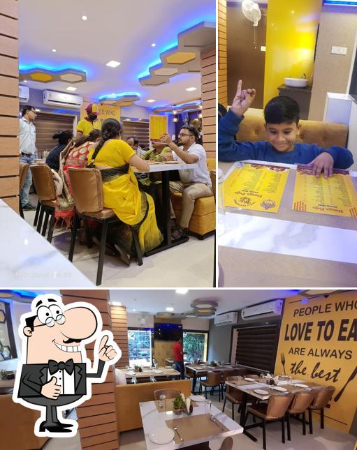 Look at the photo of The Taste