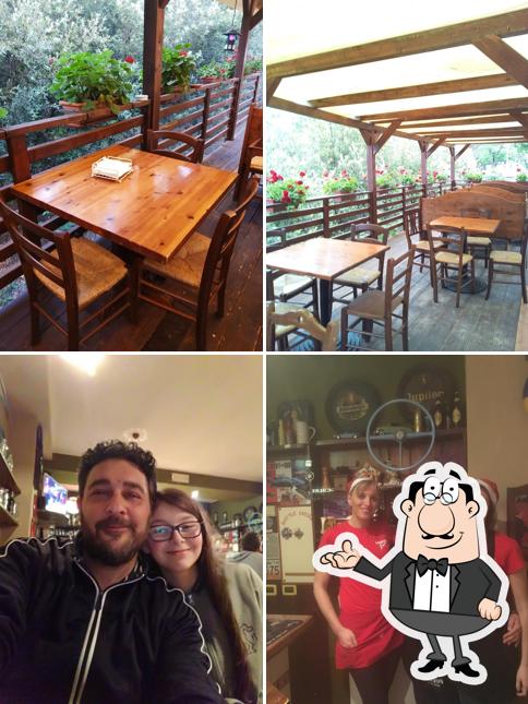 Siediti a un tavolo di VOGLIA DI PIZZA CAPODACQUA D'ASSISI