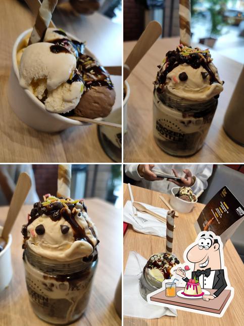 Frozen Bottle Seawoods serves a number of desserts