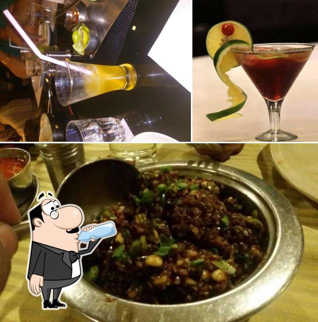 The picture of drink and food at FoodInn Restaurant