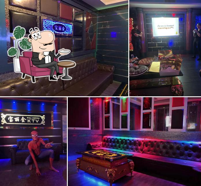 Gli interni di PolyGram KTV Karaoke