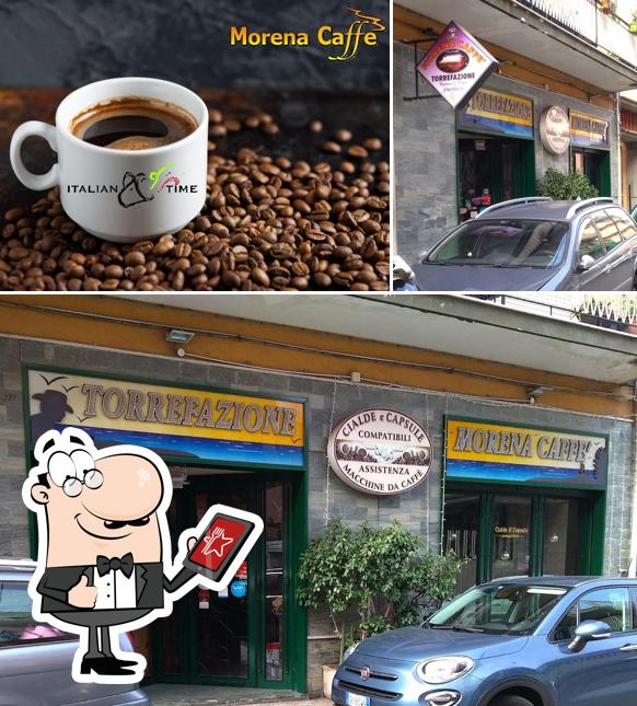 Tra le varie cose da Morena Caffè si possono trovare la esterno e cibo