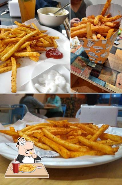 Try out French fries at Cafe 96k