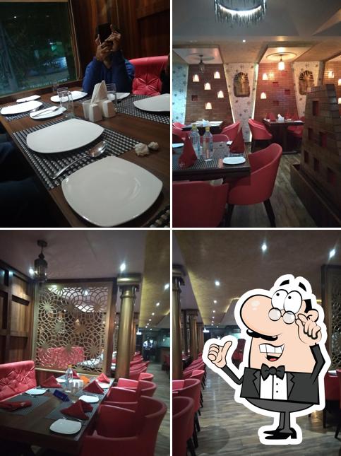 The interior of Shree Muktanand Moti Mahal