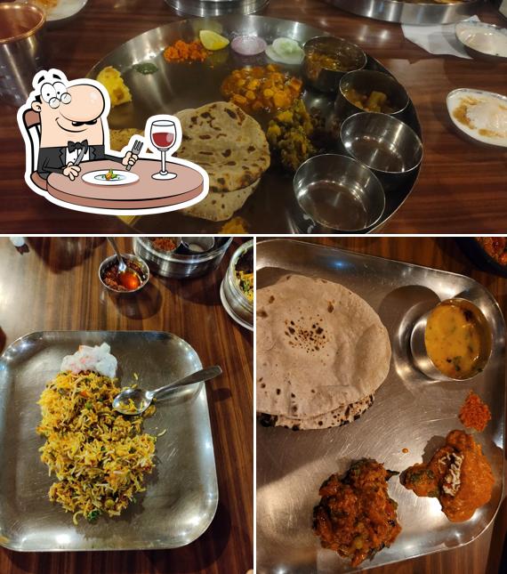 Food at रित्झ रेस्टॉरंट