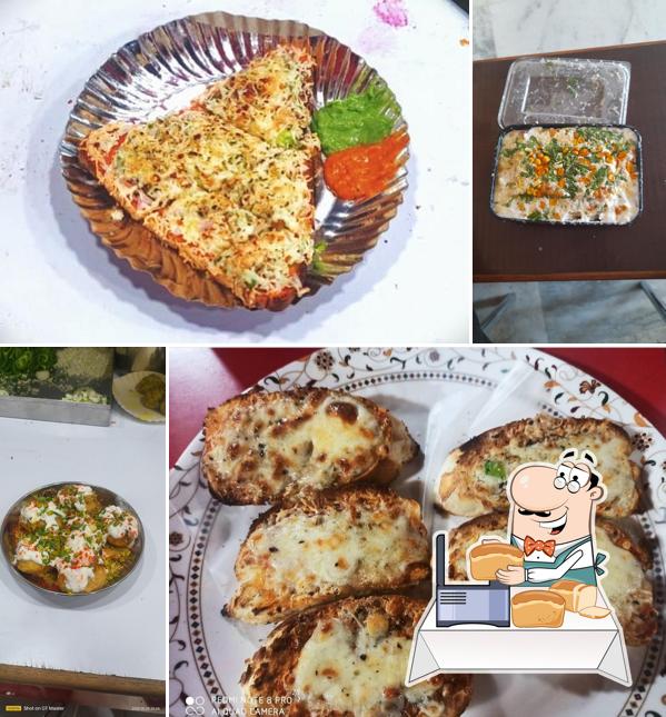 Garlic bread at Gupta Fast Food Hub