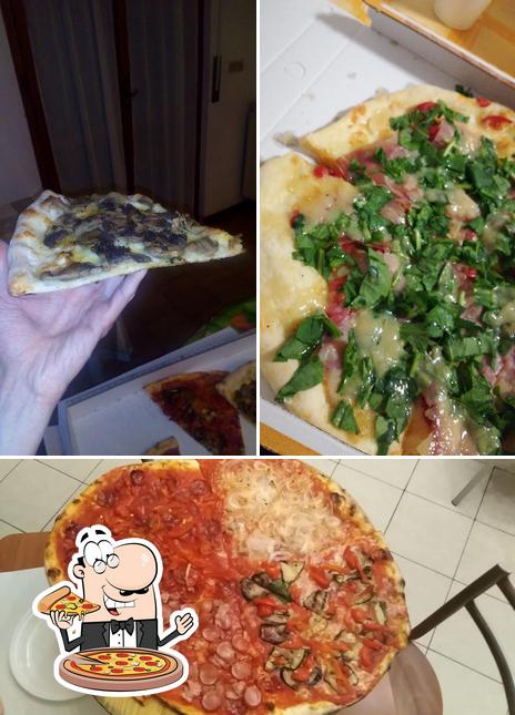 Prenditi una pizza a Pizzeria Basilico