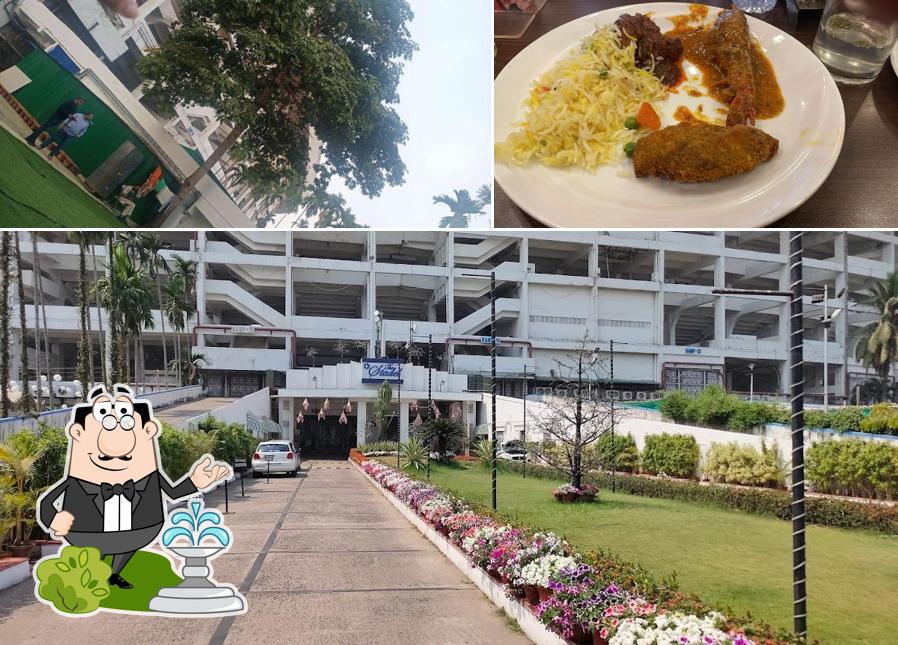 Among different things one can find exterior and food at First Innings