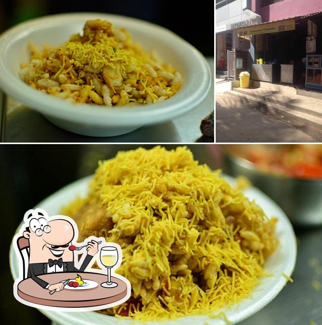 Among different things one can find food and exterior at Maaheshwari Chaatwala