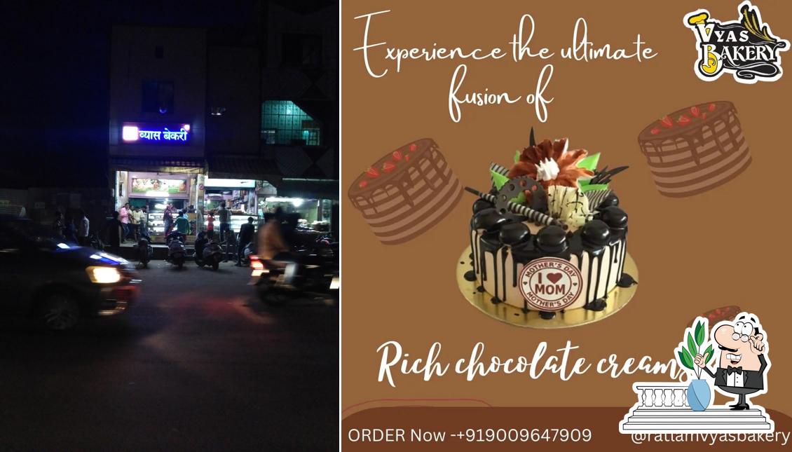 Check out how New Vyas Bakery looks outside