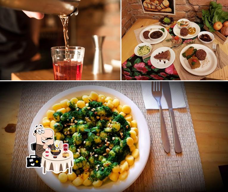 Comida em Shimeji com Banana - Restaurante Vegano & Vegetariano