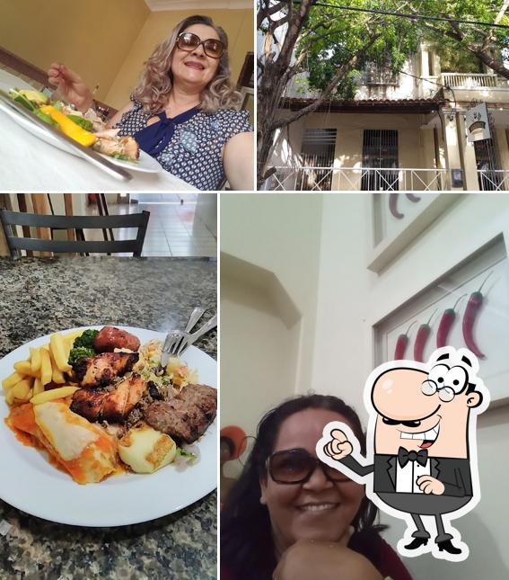 Sente em uma das mesas no Gaucho's Grill