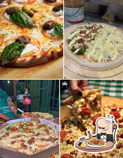 Peça diversos tipos de pizza