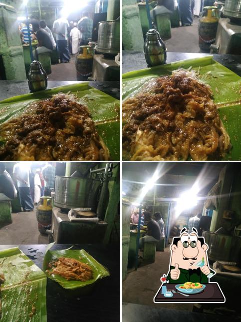 Food at Abul Parotta Stall
