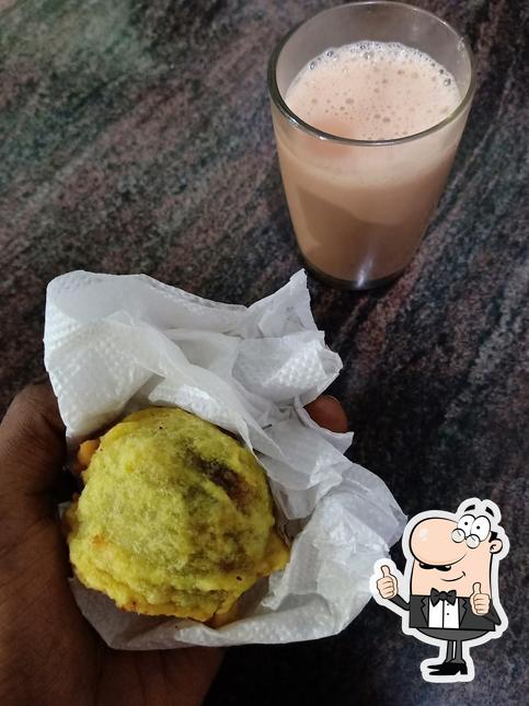 Look at this photo of Chellappan Chettante Chayakada