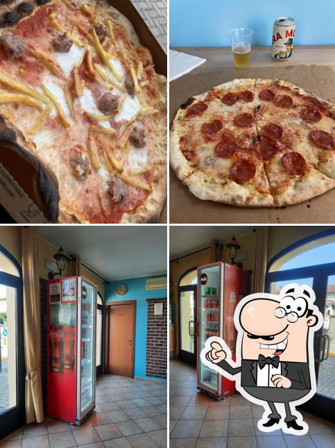 Dai un’occhiata alla immagine che raffigura la interni e cibo di Pizzeria Da Asporto Pompei