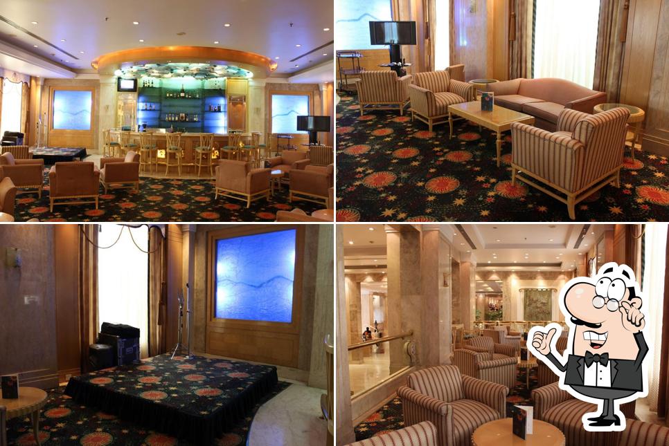 The interior of Entresol Bar