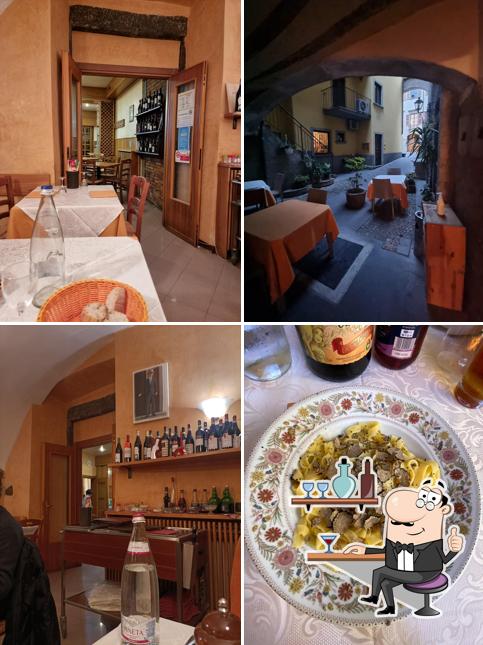 Gli interni di Trattoria S. Clemente