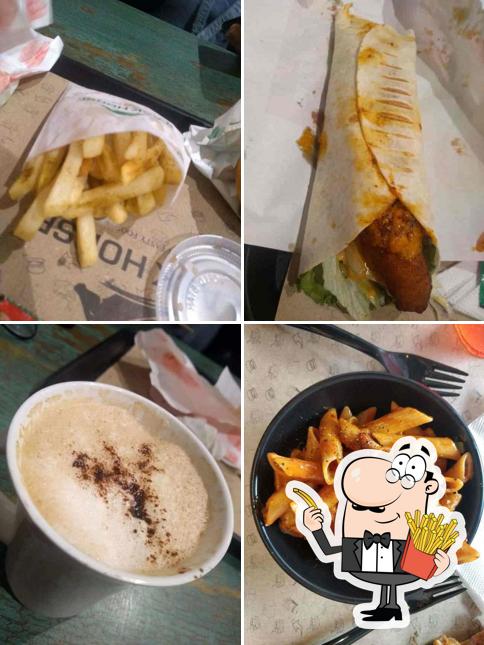 Order fries at Burger 27 Agra