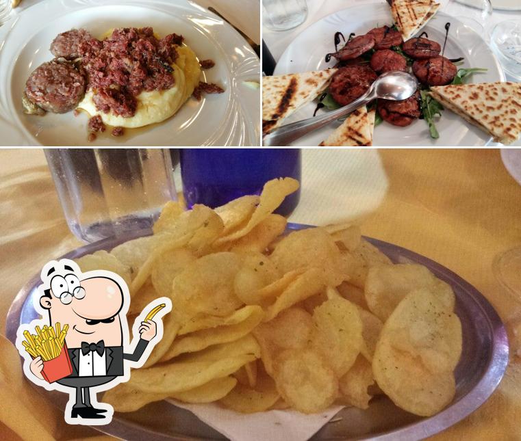 Prova a prendere un piatto di patatine a I Tri Scalin