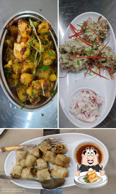 Spring rolls at Kumaoni Rasoi