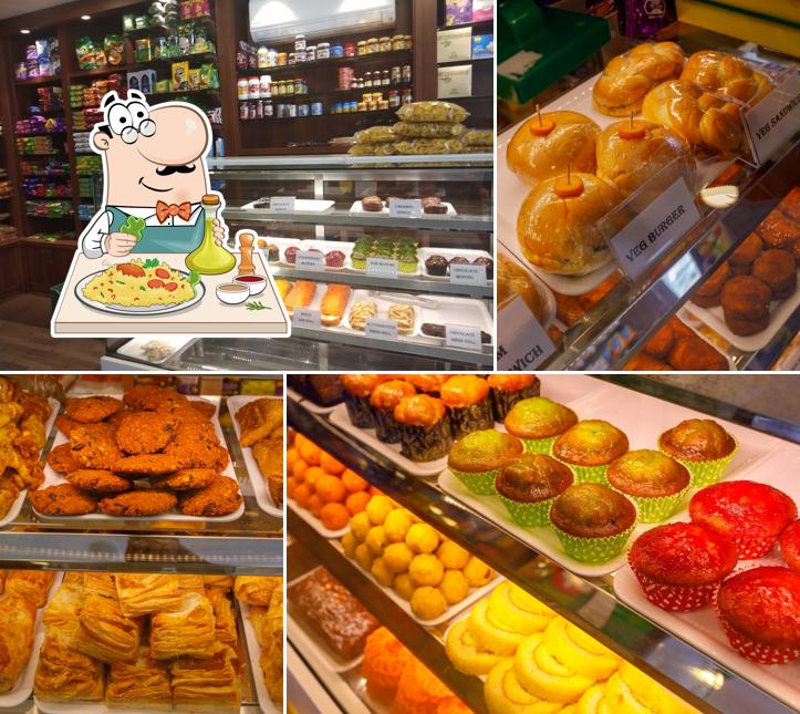 Food at Edakkattukudiyil Regency Bake House