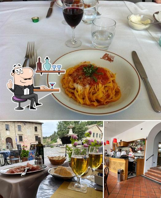 Tra le varie cose da Ristorante Castello si possono trovare la interni e birra