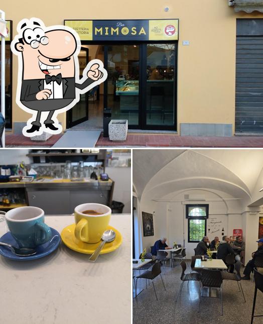 Dai un'occhiata agli interni di Bar La Mimosa
