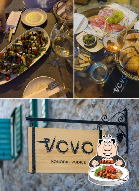 Tra le diverse cose da Konoba Vovo si possono trovare la cibo e esterno