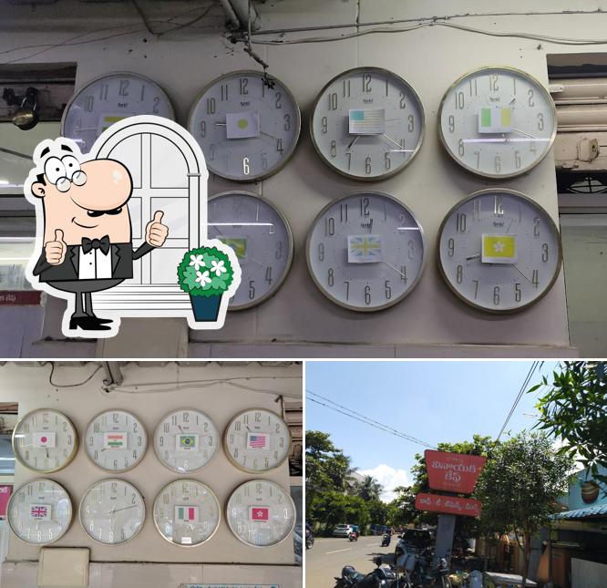 Check out how Vinayaka Cafe looks outside