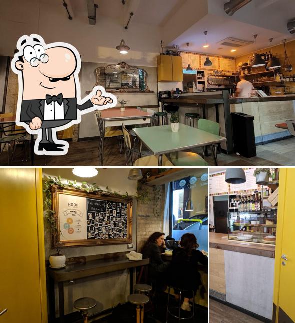 Gli interni di hoop bagel & salad vomero