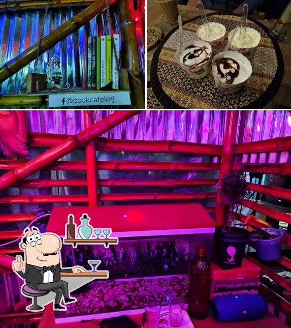 Check out how বৈকুন্ঠের বৈঠকখানা looks inside