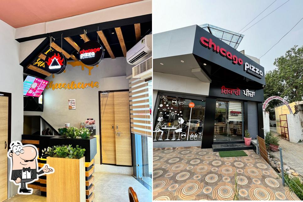 The interior of Chicago pizza