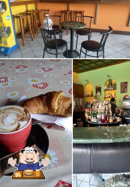 Questa è la immagine che mostra la cibo e interni di Bar Centro