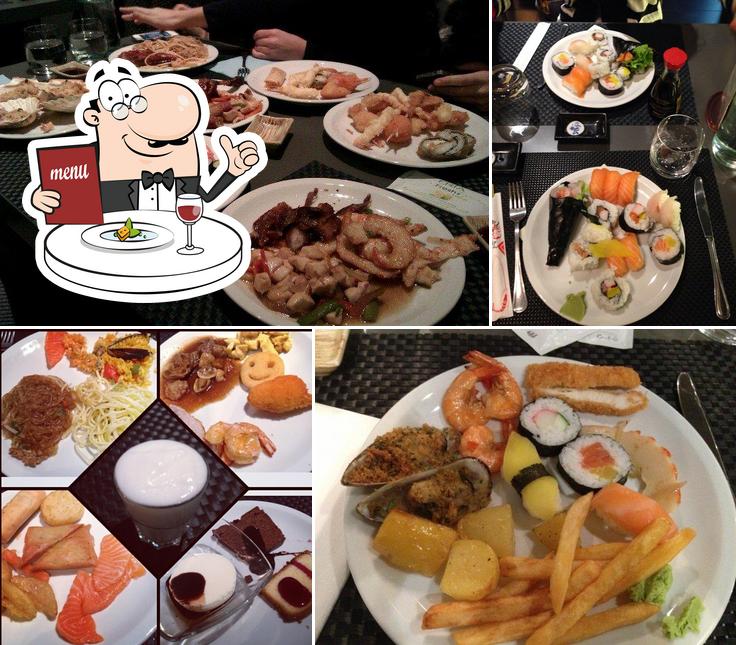 Eight Wok Sushi & Restaurant Lounge